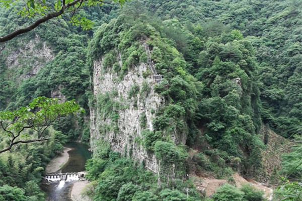 水墨汀溪青山綠水